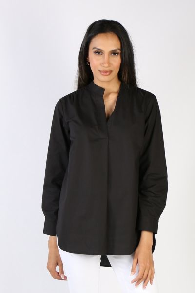 A relaxed oversized look is perfect for the season and Bagruu gives you anything but plain options. In a relaxed fit, the shirt has a V neck and pleated detail with mandarin collar. This no fuss dress is perfect for your on the go summer look.