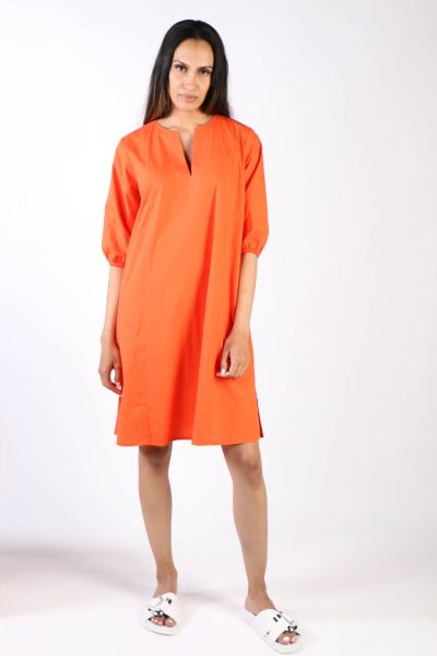 Cute and sleek, the Elka dress by Bagruu is a perfect go to dress for the season. In cotton, the dress has a round split neckline, a panelled design to give you a leaner shape and peasant sleeves that can be styled up or down. The knee length dress can be