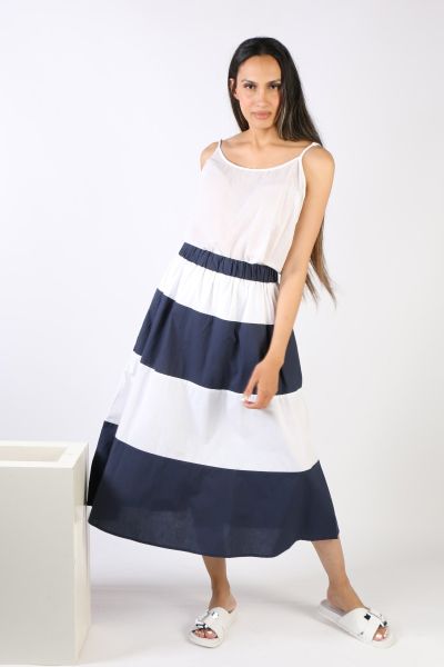 Swing into new season in this Rani Skirt. The Easy going Rani skirt is your perfect skirt in tiered contrasting tones. Pair it up with an easy blouse or tank top, how ever you like. 