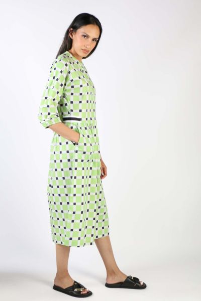 The perfect and easy dress that takes you from desk to dinner, SongKee dress ticks all the boxes. In an overall print, the dress has a round neck and a button through front. With gathered around the waist for that extra volume and stylish peasant sleeves,