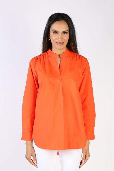 A relaxed oversized look is perfect for the season and Bagruu gives you anything but plain options. In a relaxed fit, the shirt has a V neck and pleated detail with mandarin collar. This no fuss dress is perfect for your on the go summer look.