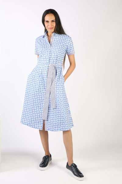 Shirtdresses are wardrobe staple and this Sara dress is no different. In an overall print, the dress has a shirt collar with front button closure and short sleeves. With side pockets and a belt to loop around and giving you much styling options, style thi