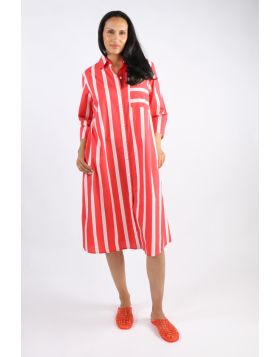 A classic shirt dress is hard to beat and this Harvey dress is one for the wardrobe staple. In a fun stripe color, it features a top to bottom button through closure with a collar and full cuffed sleeves with a black color under cuff. In a midi length, th