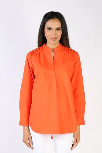A relaxed oversized look is perfect for the season and Bagruu gives you anything but plain options. In a relaxed fit, the shirt has a V neck and pleated detail with mandarin collar. This no fuss dress is perfect for your on the go summer look.